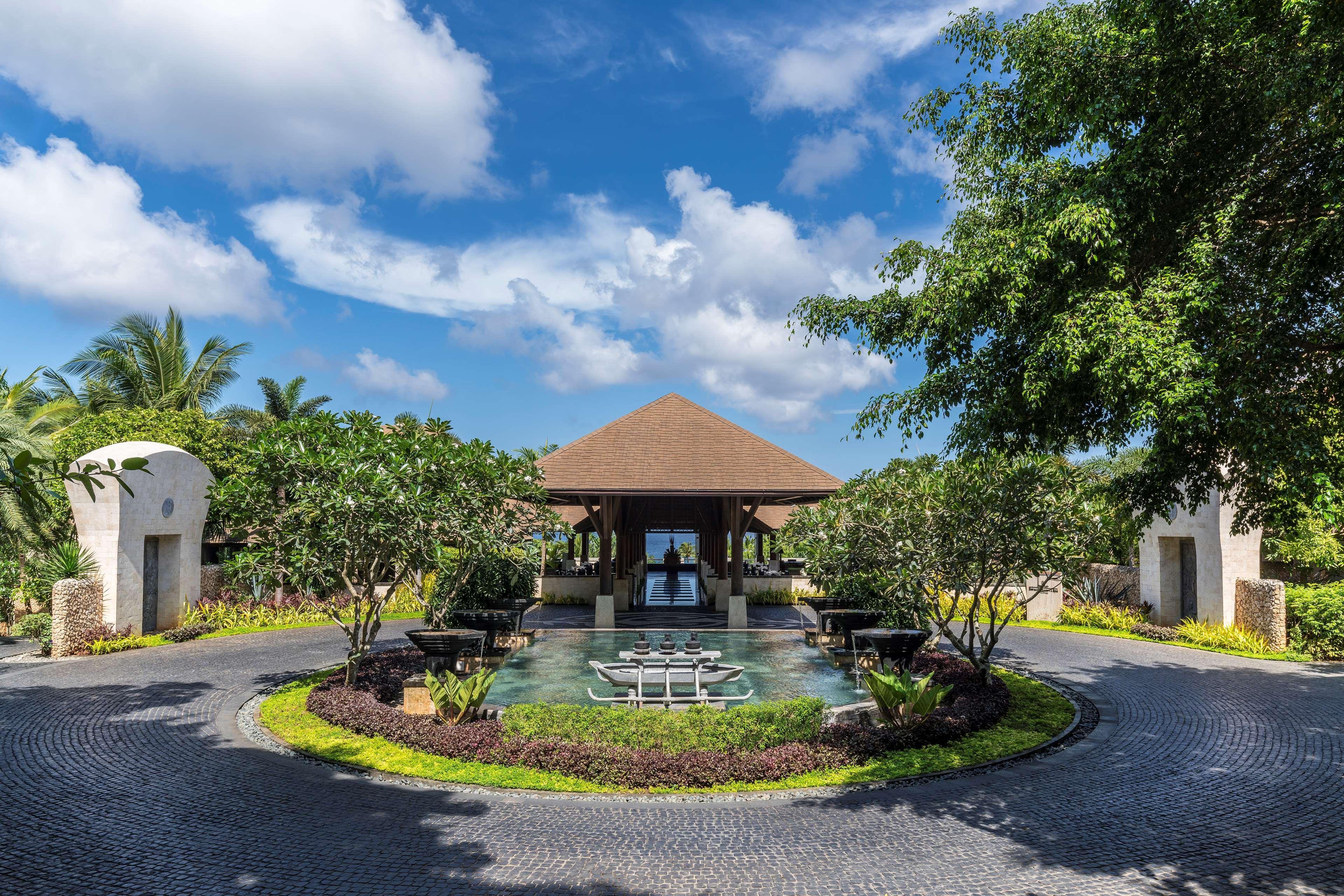 Shangri-La Boracay Luaran gambar Entrance to the resort