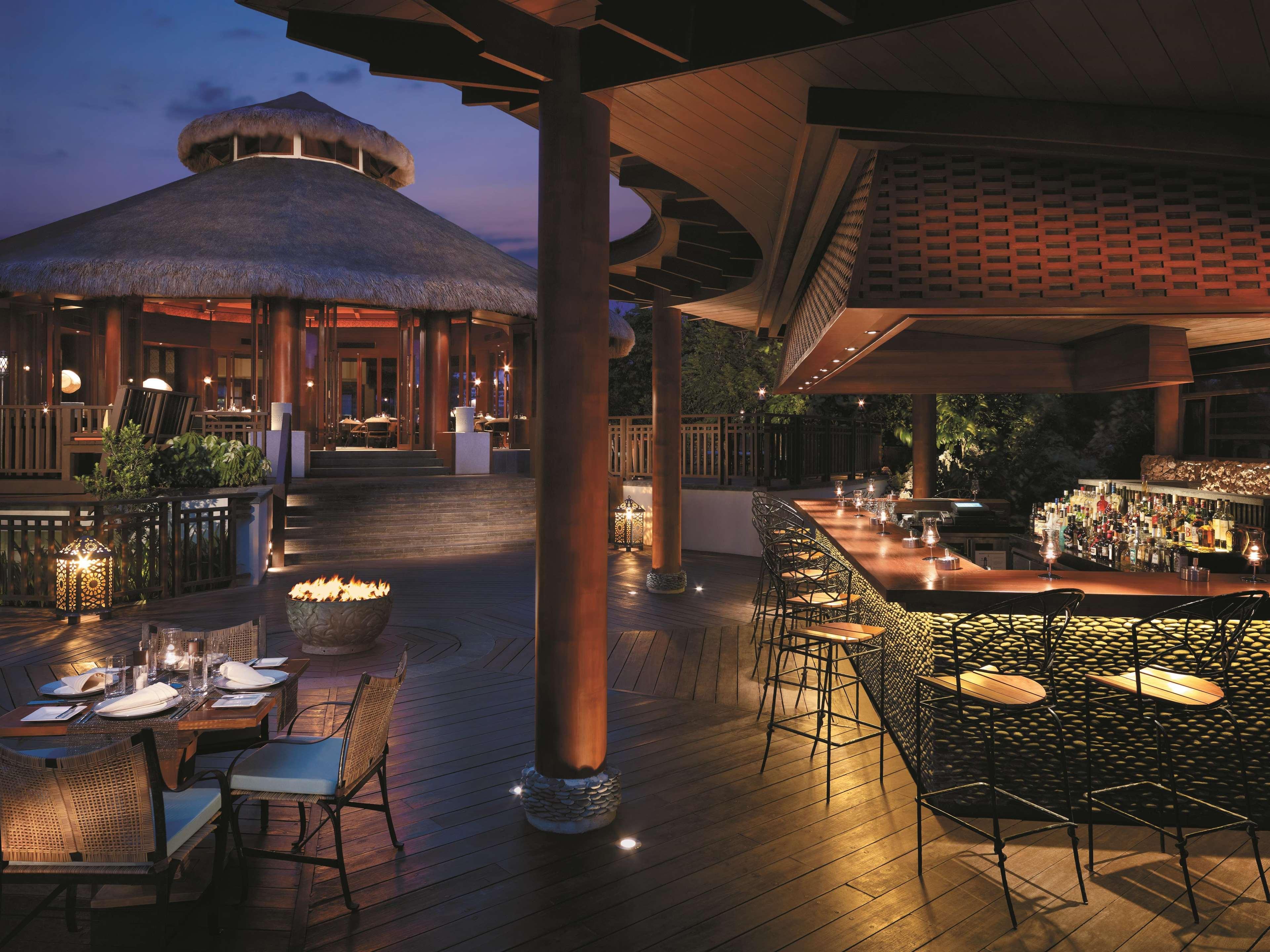 Shangri-La Boracay Luaran gambar The bar at the top of the hotel