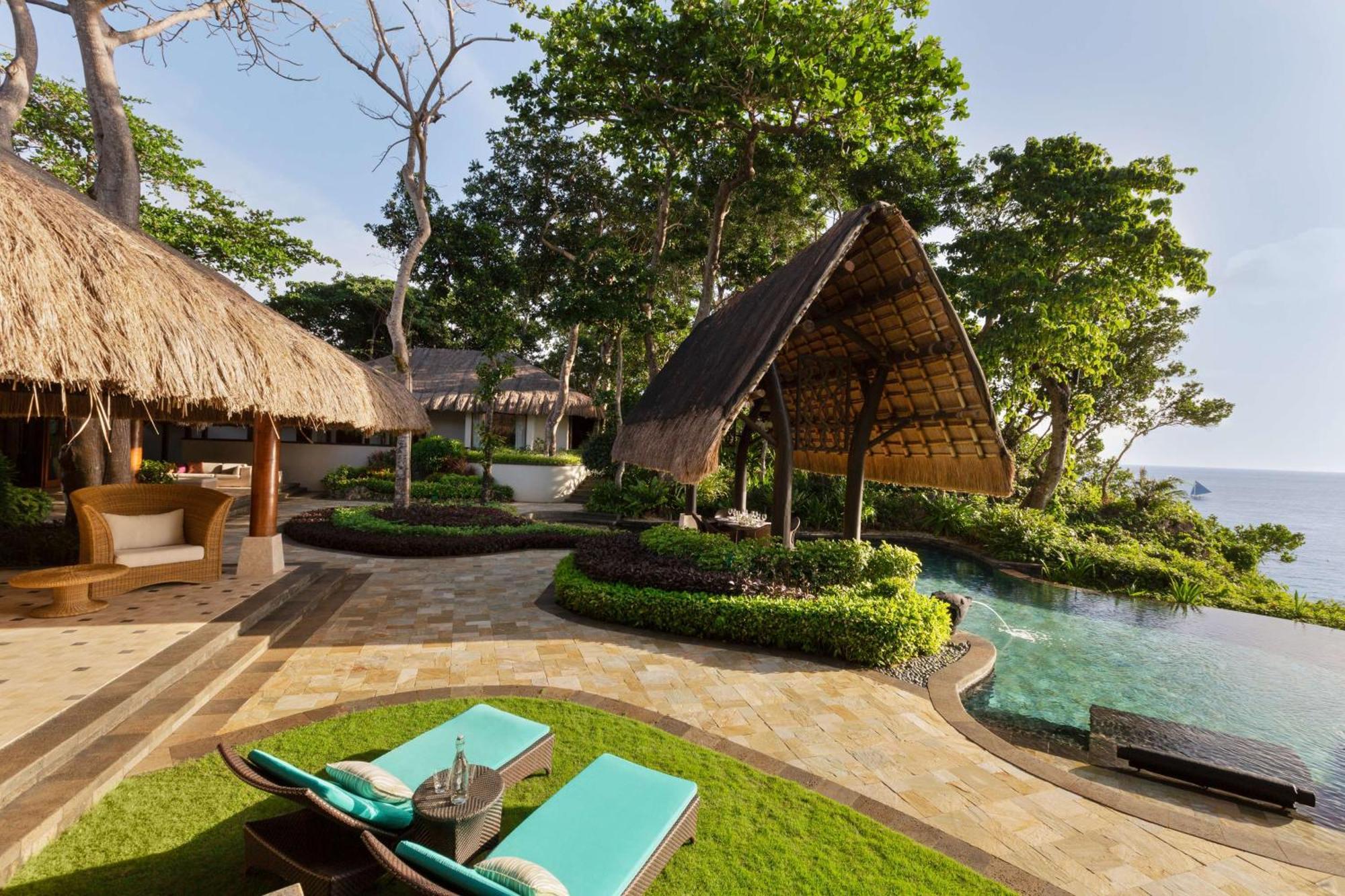 Shangri-La Boracay Luaran gambar The resort's pool
